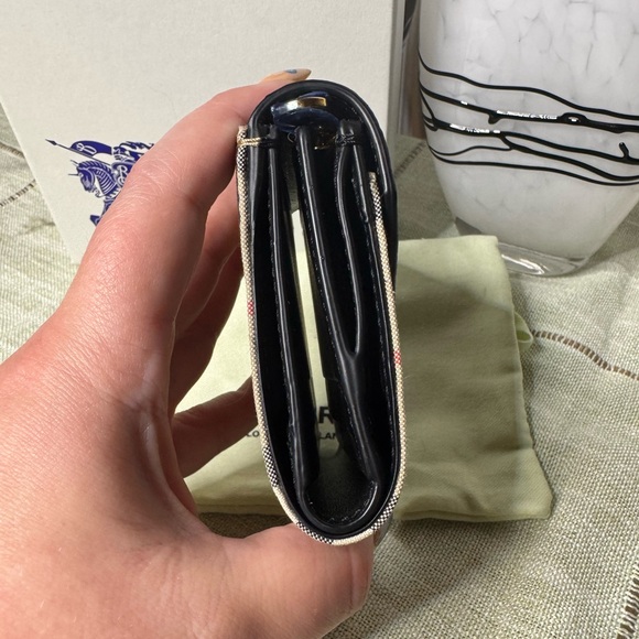 🔥BRAND NEW🔥 Burberry Nova Check/Leather Compact Wallet - Picture 13 of 15